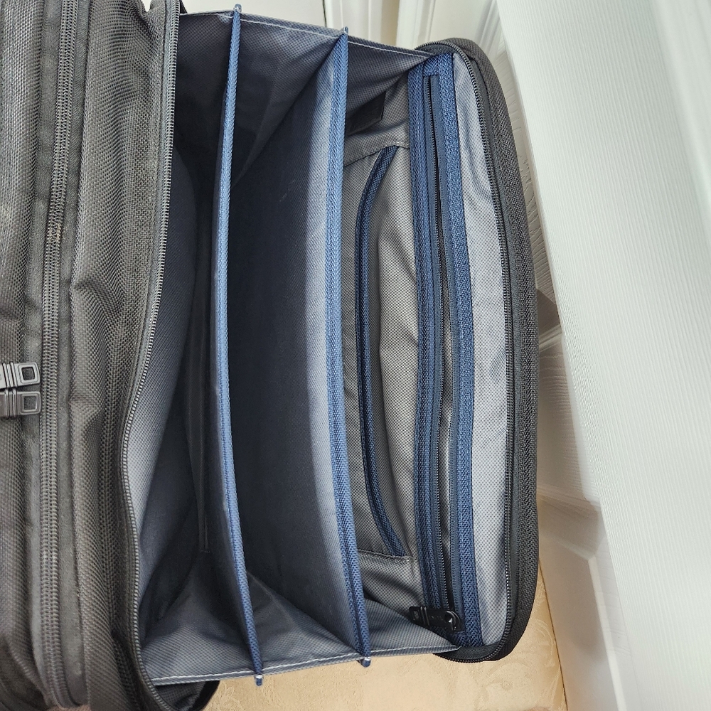 Tumi Expandable Briefcase Laptop Messenger Bag Black - Picture 9 of 16